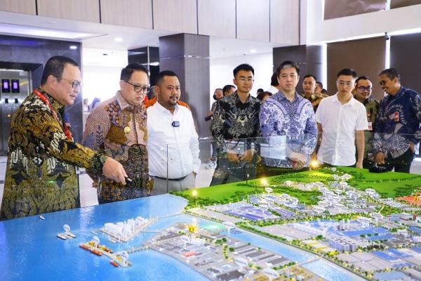 Pj. Gubernur Jatim Pastikan Bank Jatim Dukung Pendanaan Pengembangan JIIPE Gresik