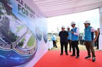 Tinjau PLTS PLN, Menteri BUMN Pastikan Peringatan HUT RI di IKN Gunakan Listrik Hijau