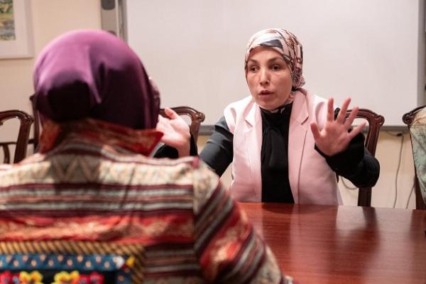 Menteri Sosial Republik Indonesia Tri Rismaharini mendapatkan pujian dari HE Sara Minkara, Penasihat Khusus bidang Hak Disabilitas Internasional Presiden Amerika Serikat, Joe Biden.
 