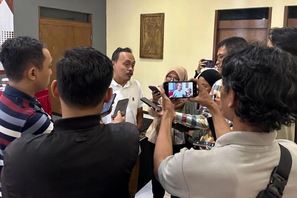 Survey Proximity Untuk Pilgub Jatim, Khofifah Unggul Jauh dari Risma