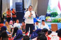 Kerja Keras Cegah Perkawinan Dini, Pj Gubernur Jatim Terima Penghargaan UNICEF di Peringatan HAN 